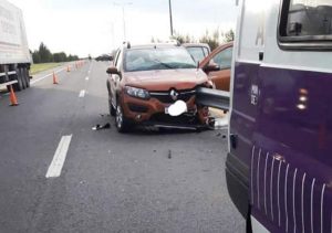Un auto terminó con un guardarrail incrustado en la Autopista de Serranías Puntanas