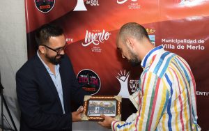 Villa de Merlo "Bajo la lluvia y ante 12 mil almas, Abel Pintos cantó con el corazón en el Valle del Sol"